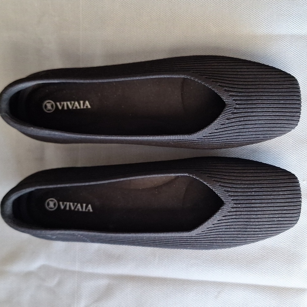 Vivaia Women's Black Flats Sizes 39 1/2 - Picture 2 of 6